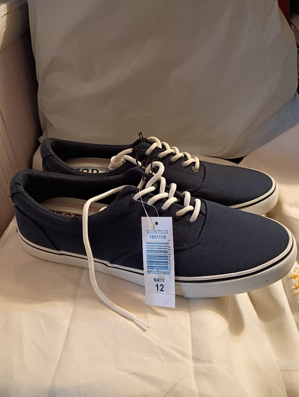 New ! Izod Men's Rangley Canvas Memory Foam Lace Up Shoes Size 12 Navy Blue